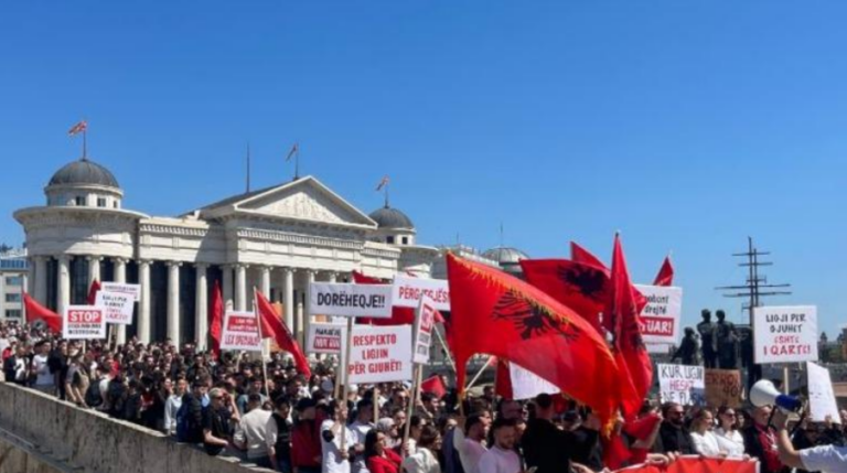 Studentë nga Kosova, Shqipëria e Maqedonia e Veriut protestojnë sot në Shkup
