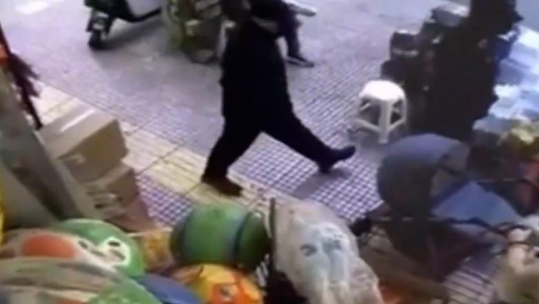 Momenti kur shqiptarët plagosin biznesmenin pakistanez në Greqi