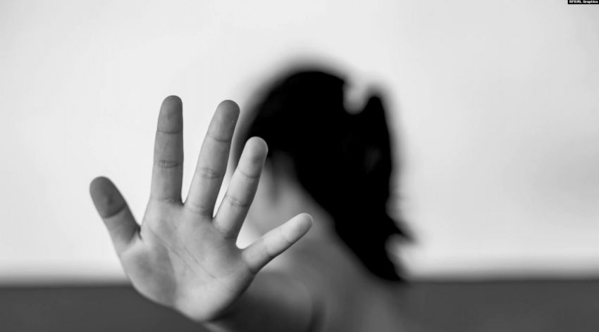 E rrahu nënën e tij, arrestohet i riu nga Vushtrria