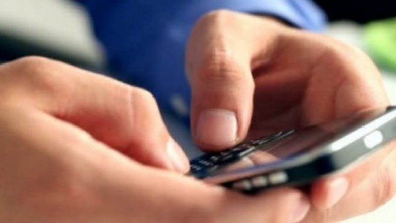 Dërgonte mesazhe me përmbajtje seksuale, arrestohet një burrë në Klinë