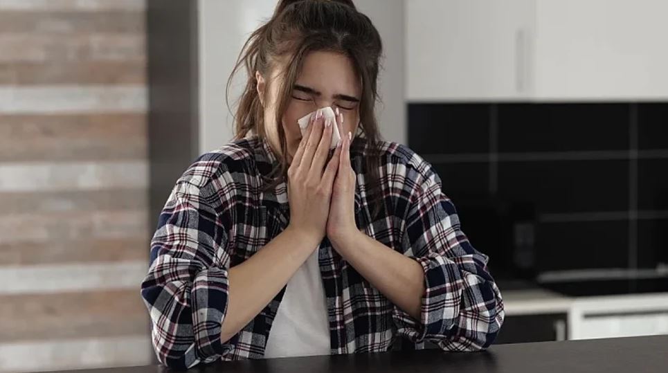 Si të lehtësoni simptomat e alergjive ndaj polenit të pranverës, ja çfarë mund të bëni