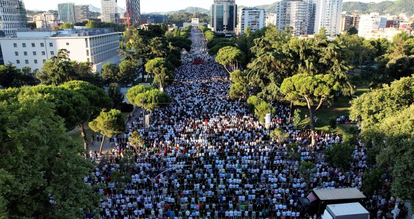 Të mërkurën Kurban Bajrami  falja në bulevardin  Dëshmorët e Kombit 