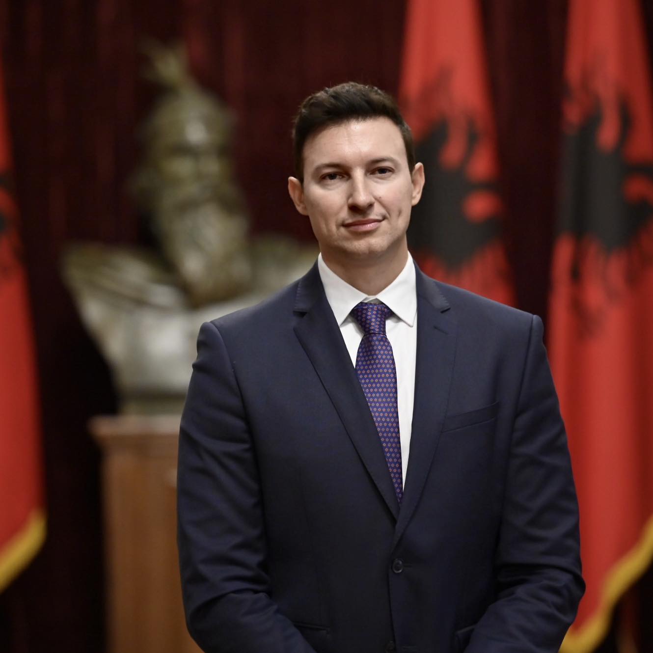 Mbrojti gjuhën shqipe dhe protestat e studentëve  Meidani shkarkohet si ambasador i RMV