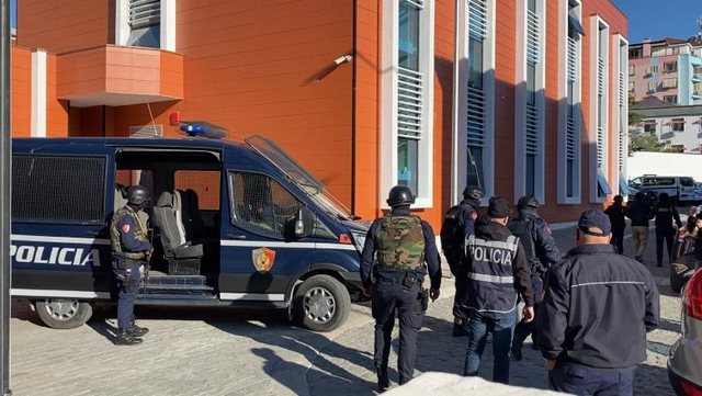 Operacion antidrogë në Elbasan  20 urdhërarreste dhe kontrolle në disa qytete