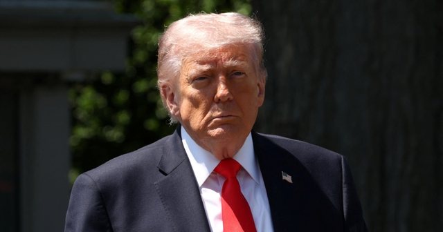 Trump  Irani do të fshihet nga faqja e dheut nëse godet anijet amerikane në Hormuz