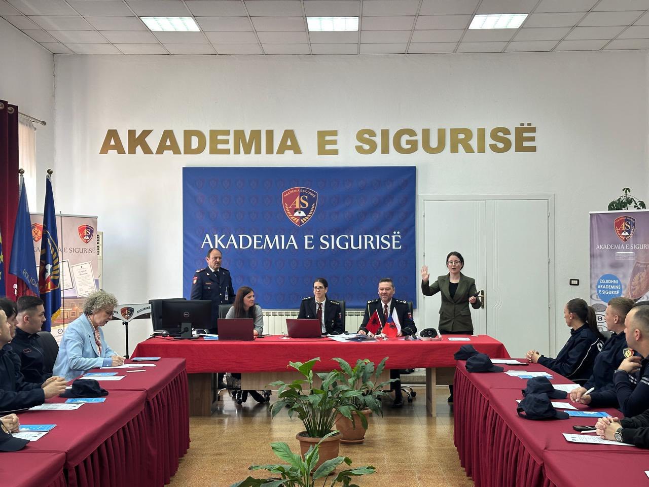 Helmohen me ushqim 40 studentë të Akademisë së Sigurisë në Tiranë