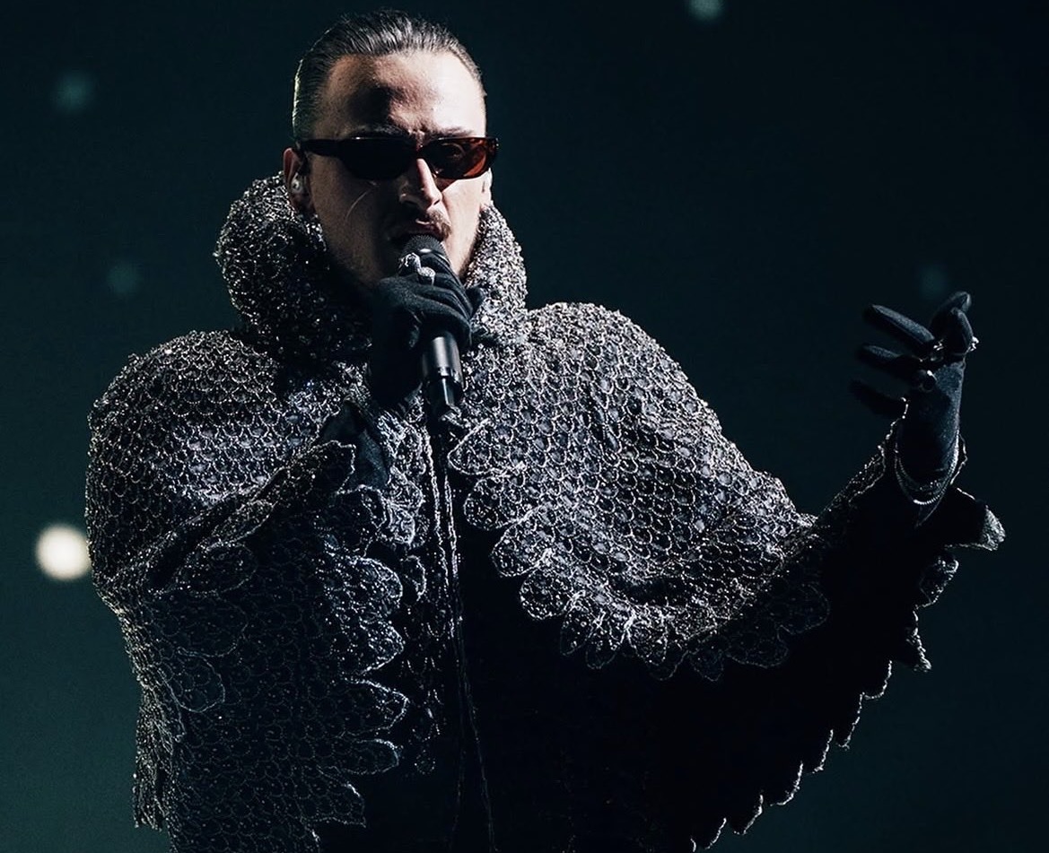 Shqipëria në finalen e  Eurovision   Alis mahnit Europën me performancën e  Nân 