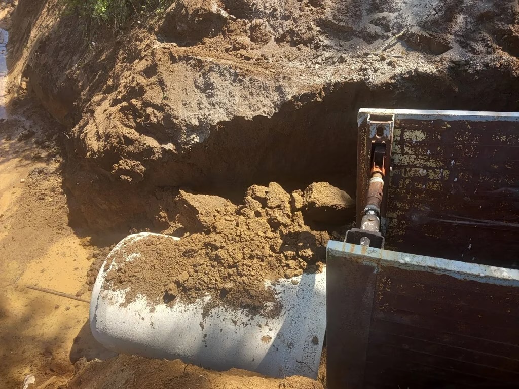 Punëtori shqiptar humb jetën në Greqi  dheu u shemb dhe e zuri poshtë