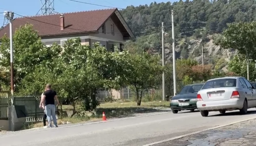 Aksidenti i mori jetën 7 vjeçarit  banorët të tronditur  Të merren masa për shpejtësinë