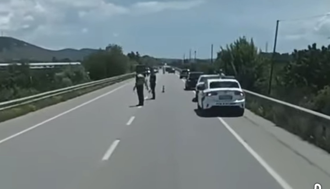Sa zbriti nga furgoni, 62-vjeçari korçar përplaset për vdekje nga një makinë tjetër