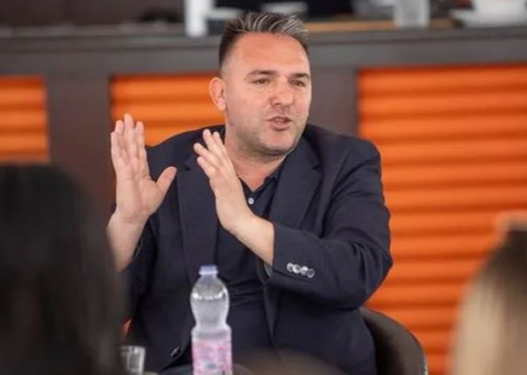 Oltion Çaçi i jep 450 Milionë Lekë të sarandiotëve oligarkut Dintar Thanasi