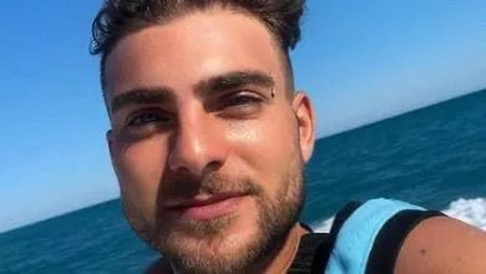 500€ borxh dhe përfundoi i djegur  kush është parukieri që sfidoi grupin shqiptar të piketuar nga SPAK