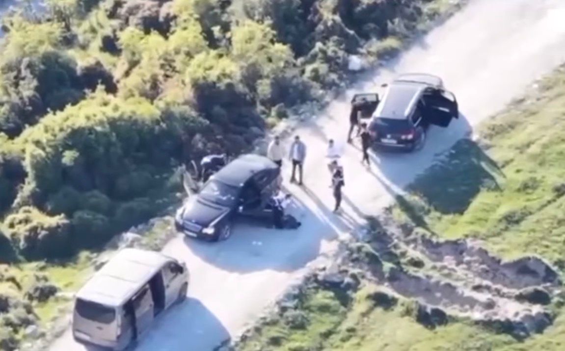 ne-kerkim-per-kanosje-me-kallashnikov-27-vjecari-kapet-duke-transportuar-droge-me-shokun-ne-vlore