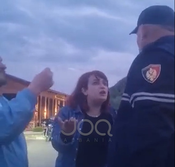  Na goditën me grushte e shkelma te Rozafa Fish City  roja përzuri policinë nga oborri 