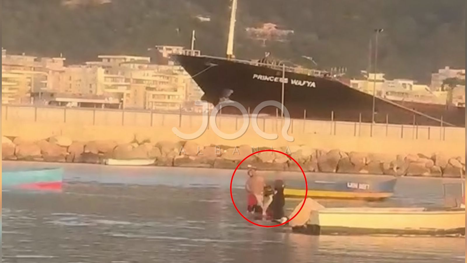 32 vjeçarja gjendet e pajetë nga bashkëshorti në bregdetin e Vlorës