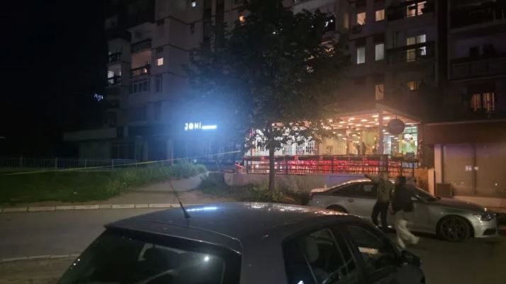 Qëllohet me armë zjarri në kokë një person në Prishtinë