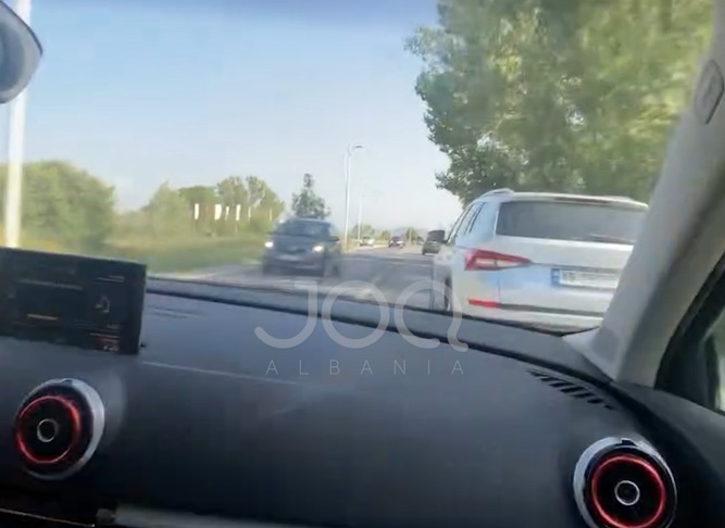  Kamikazi  e kthen rrugën në pistë garash dhe rrezikon seriozisht jetën e qytetarëve