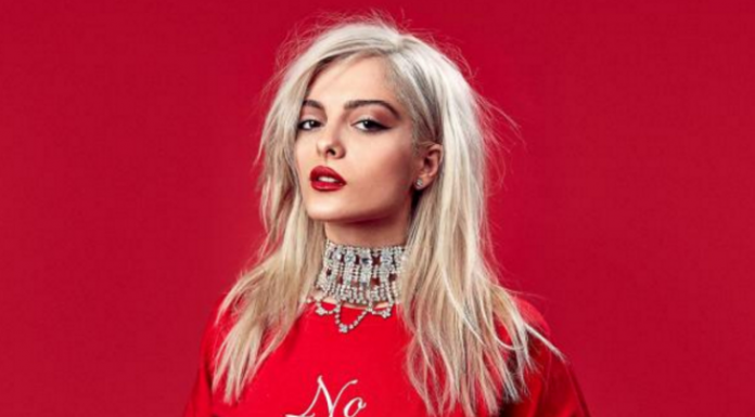 Bebe Rexha mbështet studentët shqiptarë në RMV: Shqipja pjesë e identitetit tonë