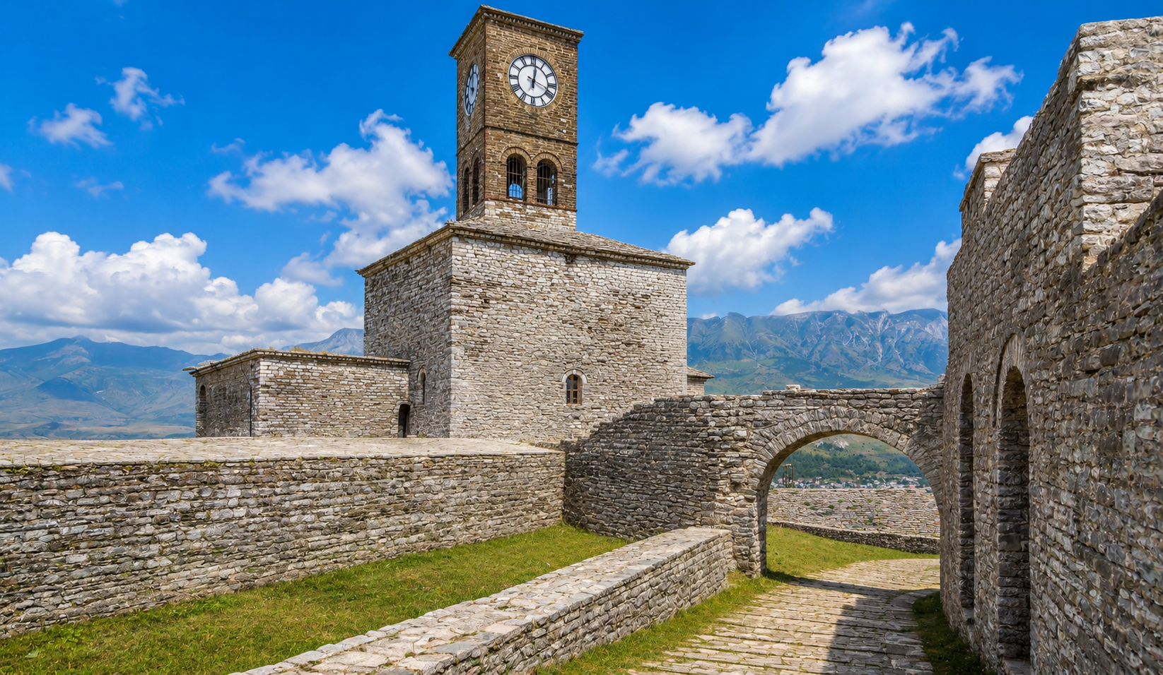 Pas publikimit në JOQ reagon Ministria e Kulturës në lidhje me incidentin në kalanë e Gjirokastrës