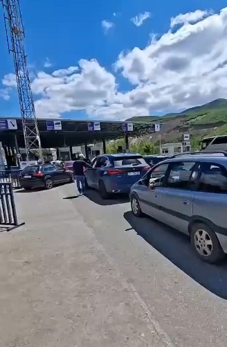 Edhe studentët kosovarë ndalohen të shkojnë në protestën në Shkup