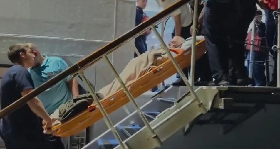 Panik në det, turisti anglez dërgohet me urgjencë në spitalin e Durrësit