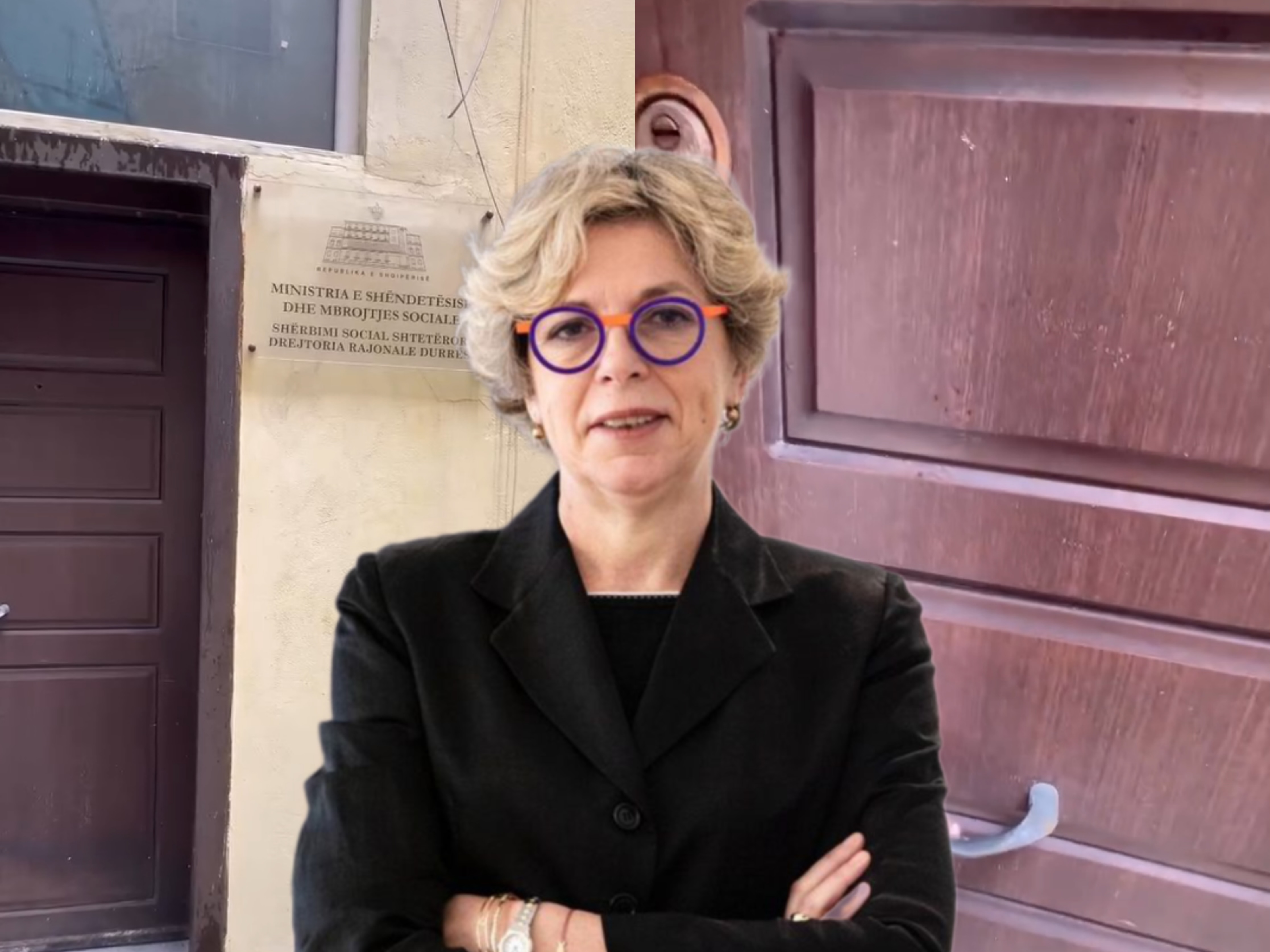  Asnjë njeri  asnjë shënim   Shërbimi Social Shtetëror në Durrës mbyll derën para orarit zyrtar