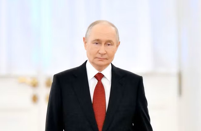 Frika e një atentati ose grushti shteti mbërthen Putinin  izolohet në bunker 