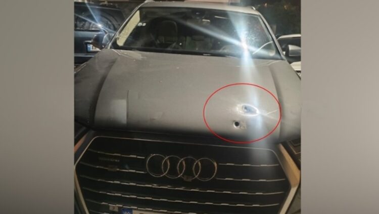 Plumba në kofanon e  Audit   pamjet e makinës që iu bë atentat ku u plagos polici
