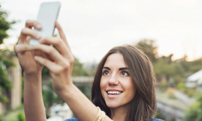 Studimi amerikan: “Selfie”, çrregullim mendor