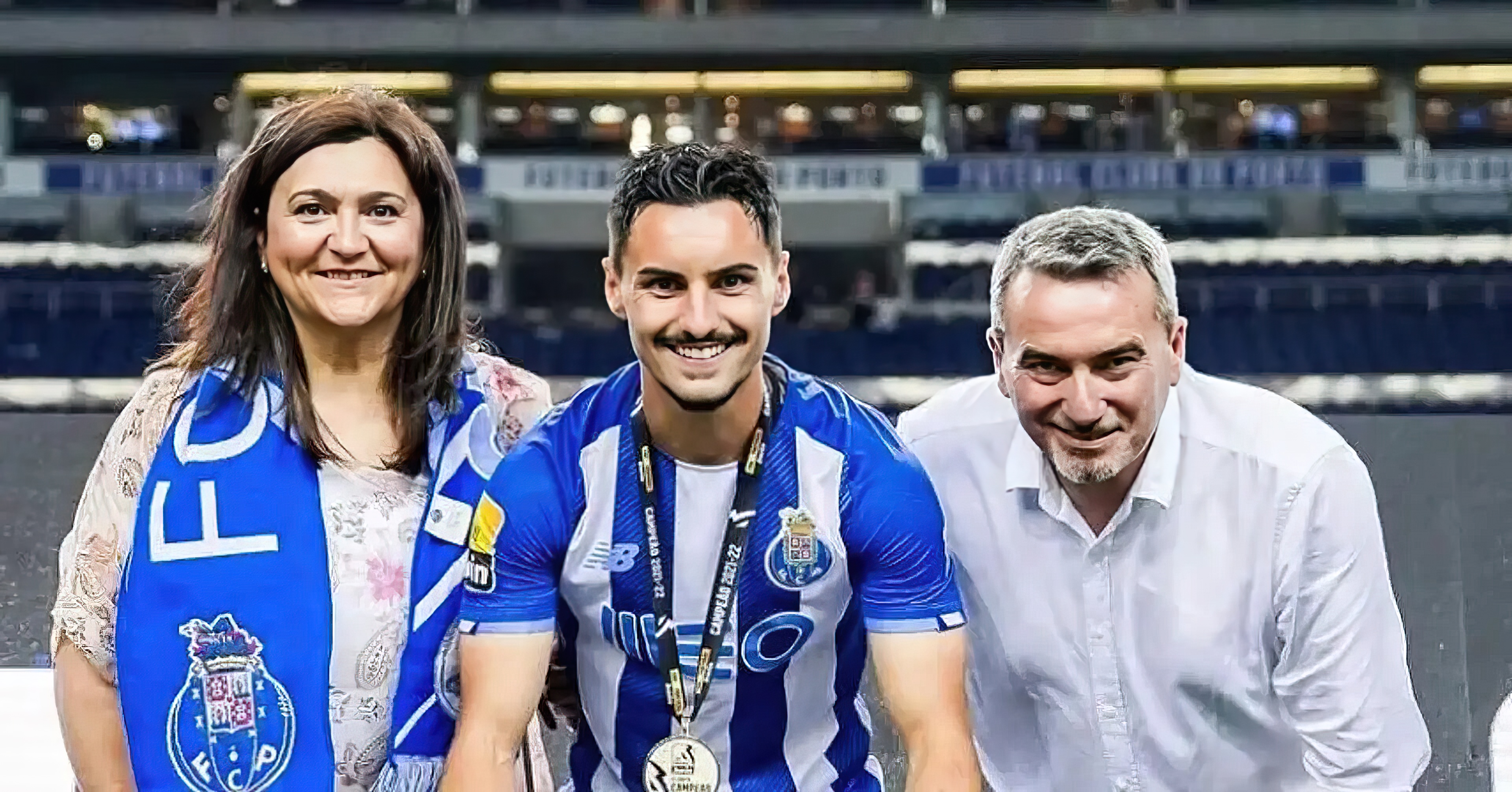 U kthye në  hero  duke i dhënë Kanadasë kualifikimin në minutën e 92  historia prekëse e Stephen Eustaquio