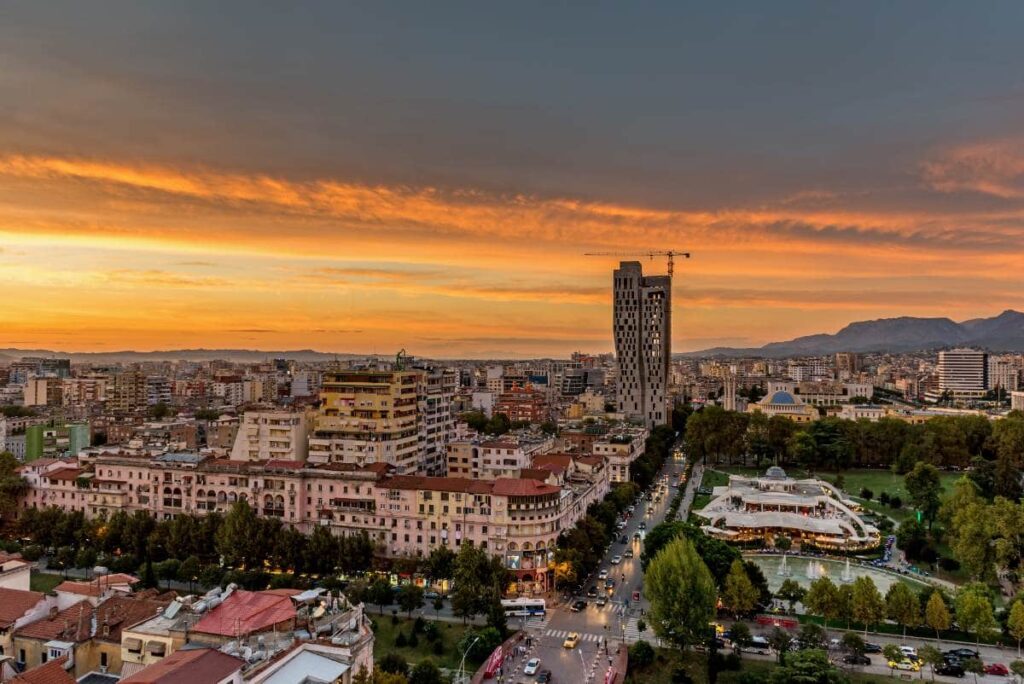 Mbi 1 miliard euro shpenzime nga turistët e huaj në tre muaj