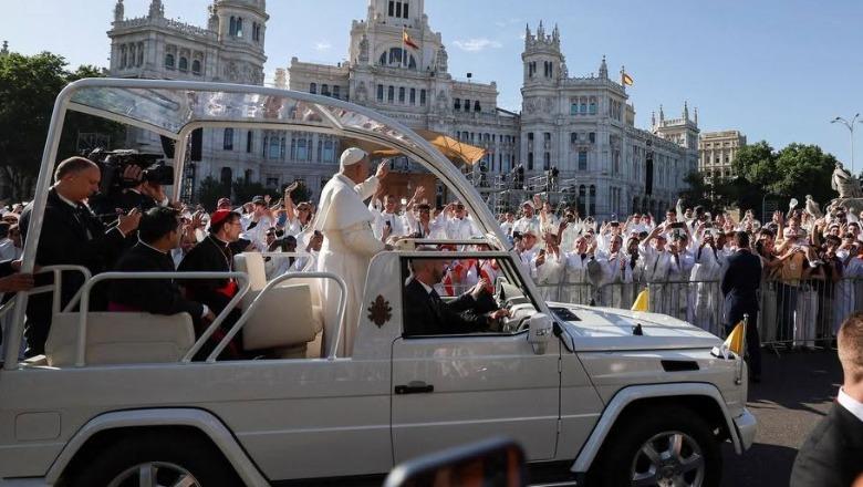 Mbi 1 milion besimtarë, Papa Leoni XIV udhëheq meshën madhështore të Corpus Christi