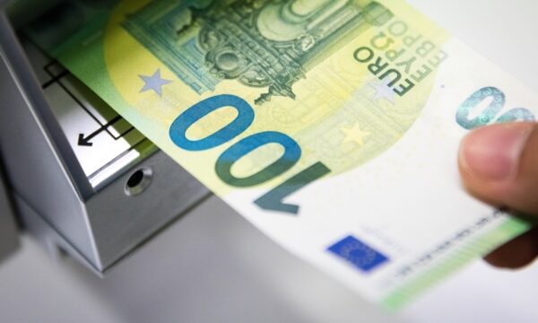 Sot mbyllet afati për aplikimin për 100 euro për sektorin privat