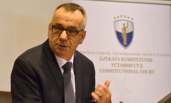 Hasani, për çështjen e presidentit: Kurti kërkon një robot, një diçka që s’ka tru