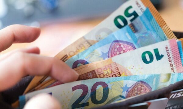 Nga sot, ndalohet pagesa kesh mbi 2 mijë euro