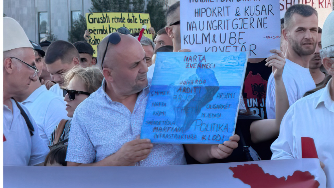 Babai i të ndjerit Martin Cani i bashkohet protestës kundër ndërtimit në Zvërnec