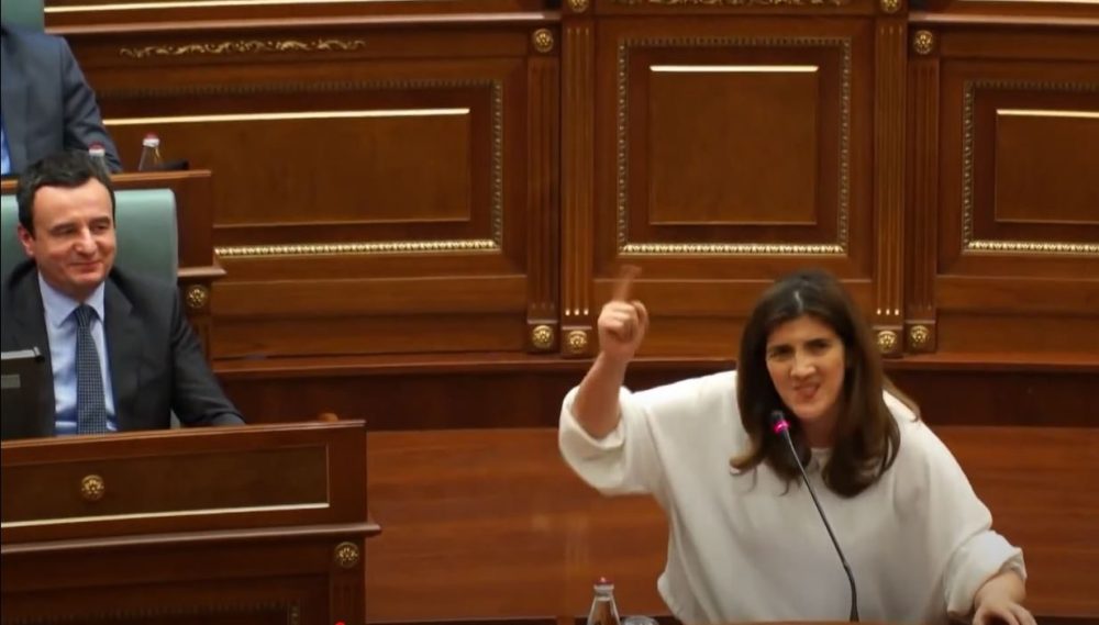 Musliu thumbon Dejona Mihalin, i kërkon Mulla Osmanit t’i shkruajë hajmali