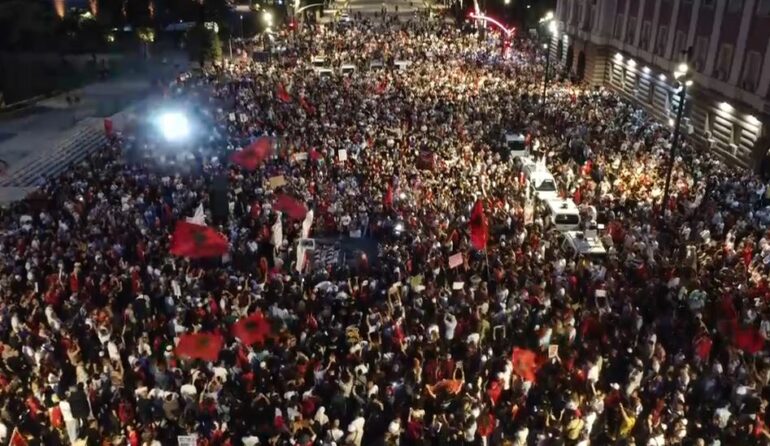  Rama jepe dorëheqjen   Sot protesta e 18 të në Tiranë  qytetarët mblidhen në orën 19 00
