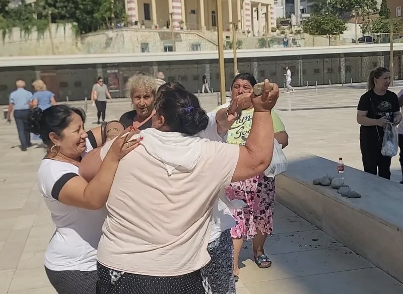 Nuk i ka dhënë bonusin e strehimit prej 9 muajsh  romët e Nishtullës i ngulen Emiriana Sakos poshtë zyrës