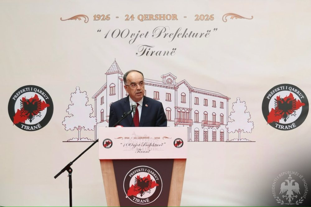Pasi forcoi marrëdhëniet me Kirgistanin  Baromi protestuesve  Jam neutral se kështu thotë Kushtetuta