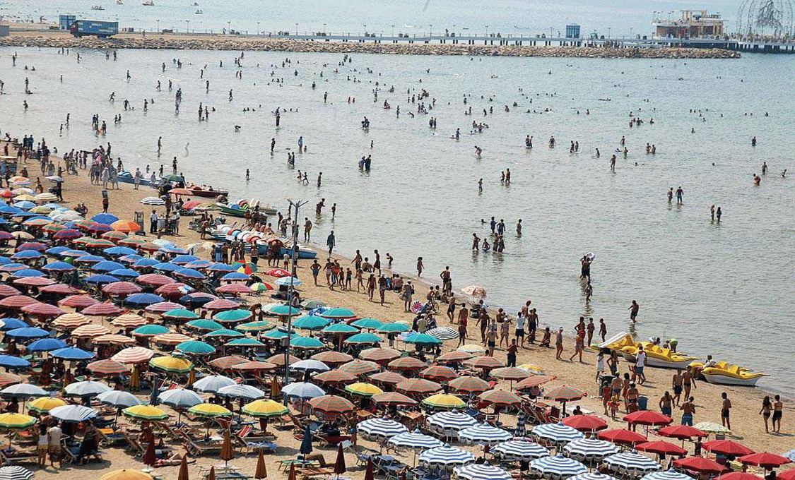 Rritet numri i turistëve në Durrës  por jo të ardhurat e bizneseve lokale