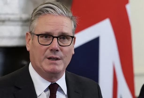 Jep dorëheqjen kryeministri i Britanisë  Keir Starmer
