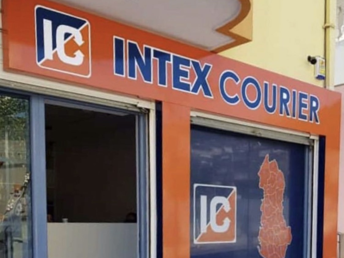  Intex vonon porositë  i bën të gjitha bashkë për të rritur doganën dhe magazinimin 