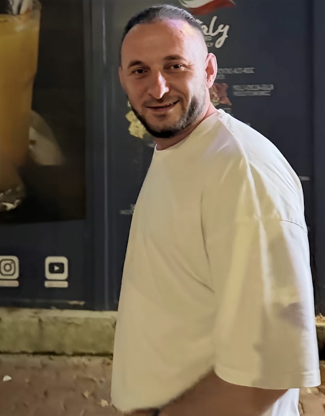 Protestuesit denoncojnë: Na bën foto dhe na ndjek deri në shtëpi duke na shantazhuar