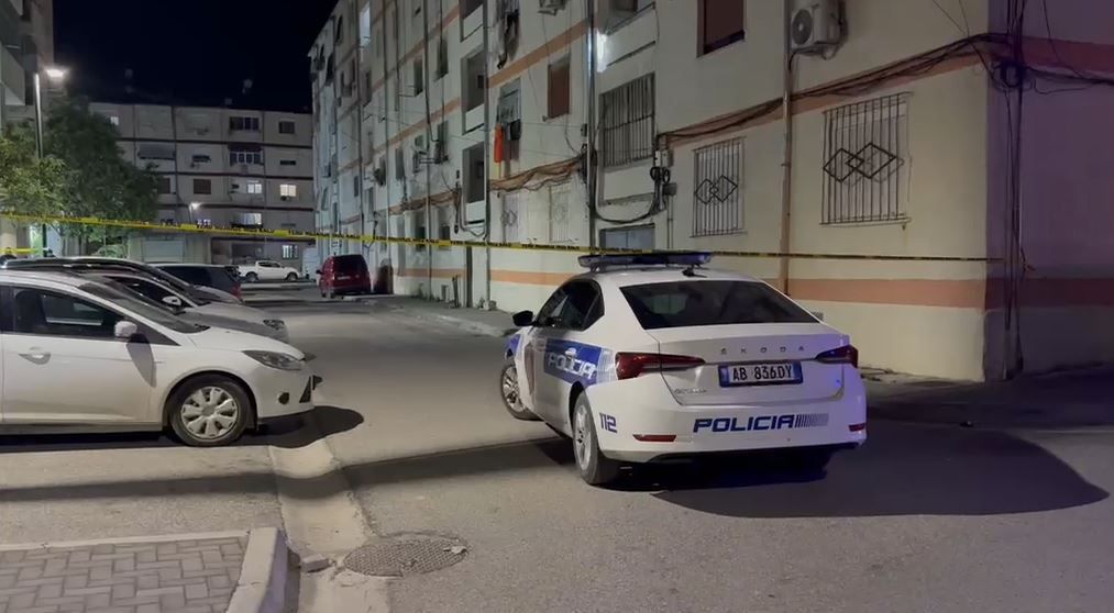 Dyshime për lëndë plasëse në një automjet në Vlorë  policia në vendngjarje
