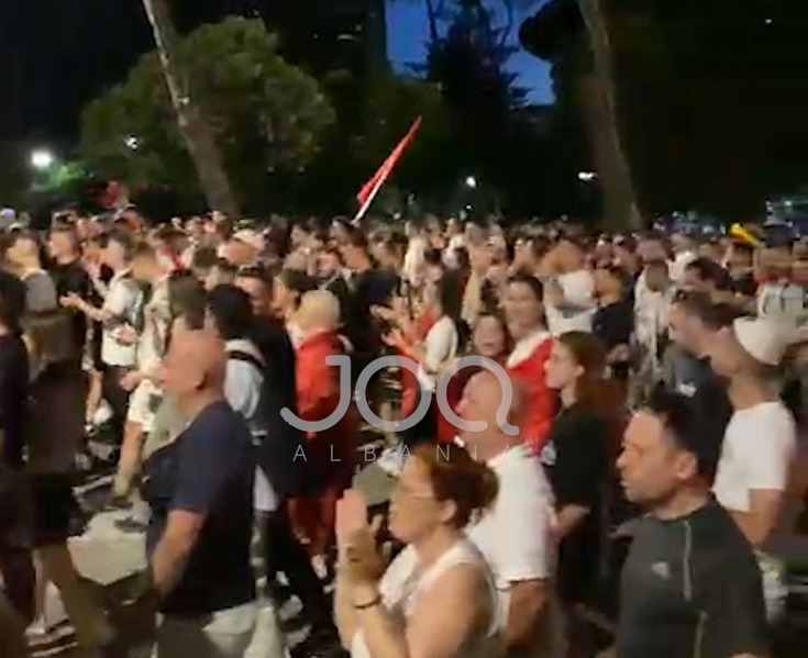  Shqipëri e re   studentët udhëheqin marshimin e protestës në ditën e 16 të