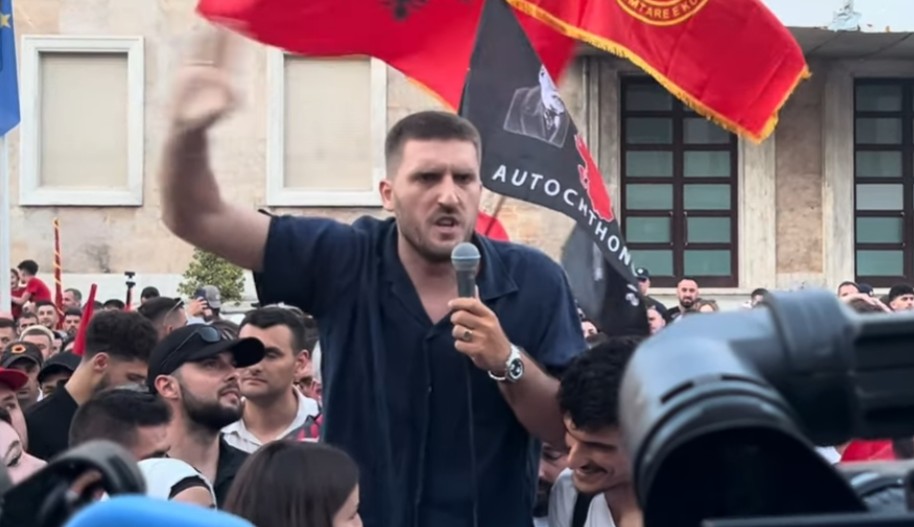 “Patronazhistëve haram qumështi, babës tim të rritur në komunizëm s’ia heq Edin dhe Salën nga mendja”