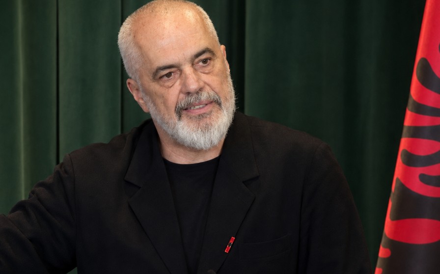 “‘Edi Rama, tqr’, sa të jem unë investimi në Zvërnec nuk ndalet!”