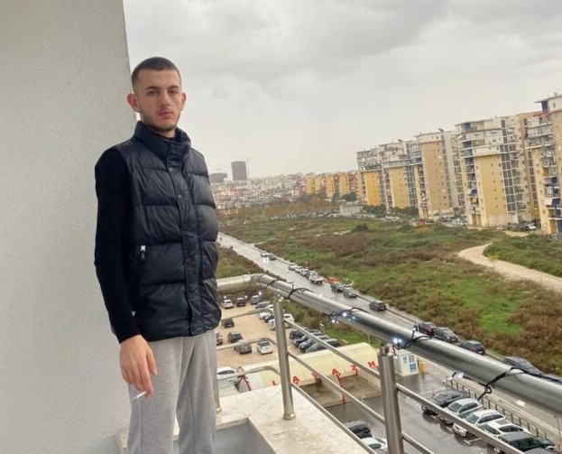 Vëllezërit Bushgjokaj rrahën Çakërrin në GJKKO  pasi filloi të dëshmonte mbi vrasjen e Dobrës