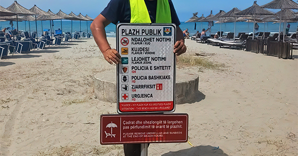  Plazh Publik  apo rrugicë rëre  Si u gllabërua bregdeti nga privatët 